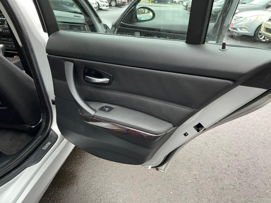 Used BMW 3 Series 4dr Sdn 328xi AWD 2007 | Auto Match LLC. Waterbury, Connecticut Used BMW 3 Series 4dr Sdn 328xi AWD 2007 | Auto Match LLC. Waterbury, Connecticut