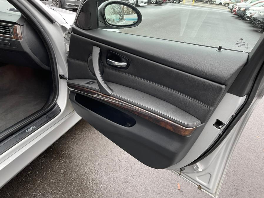 Used BMW 3 Series 4dr Sdn 328xi AWD 2007 | Auto Match LLC. Waterbury, Connecticut Used BMW 3 Series 4dr Sdn 328xi AWD 2007 | Auto Match LLC. Waterbury, Connecticut
