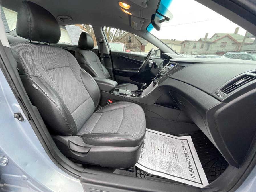 Used Hyundai Sonata 4dr Sdn 2.4L Auto Ltd PZEV *Ltd Avail* 2011 | Auto Match LLC. Waterbury, Connecticut Used Hyundai Sonata 4dr Sdn 2.4L Auto Ltd PZEV *Ltd Avail* 2011 | Auto Match LLC. Waterbury, Connecticut