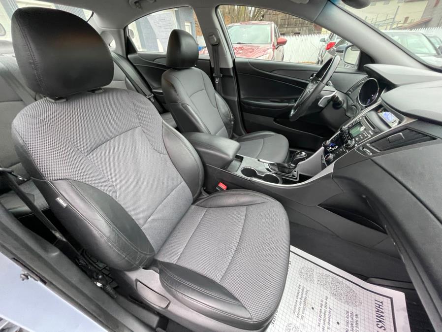 Used Hyundai Sonata 4dr Sdn 2.4L Auto Ltd PZEV *Ltd Avail* 2011 | Auto Match LLC. Waterbury, Connecticut Used Hyundai Sonata 4dr Sdn 2.4L Auto Ltd PZEV *Ltd Avail* 2011 | Auto Match LLC. Waterbury, Connecticut