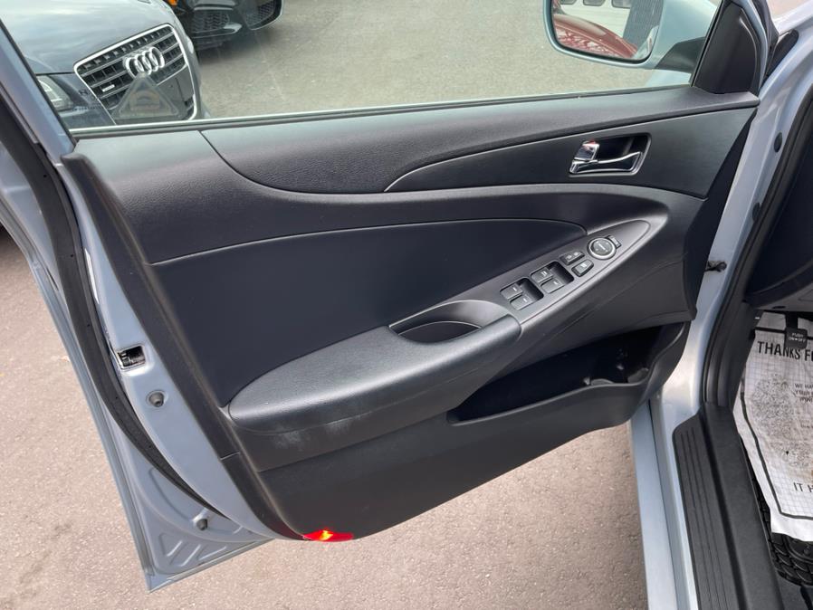 Used Hyundai Sonata 4dr Sdn 2.4L Auto Ltd PZEV *Ltd Avail* 2011 | Auto Match LLC. Waterbury, Connecticut Used Hyundai Sonata 4dr Sdn 2.4L Auto Ltd PZEV *Ltd Avail* 2011 | Auto Match LLC. Waterbury, Connecticut