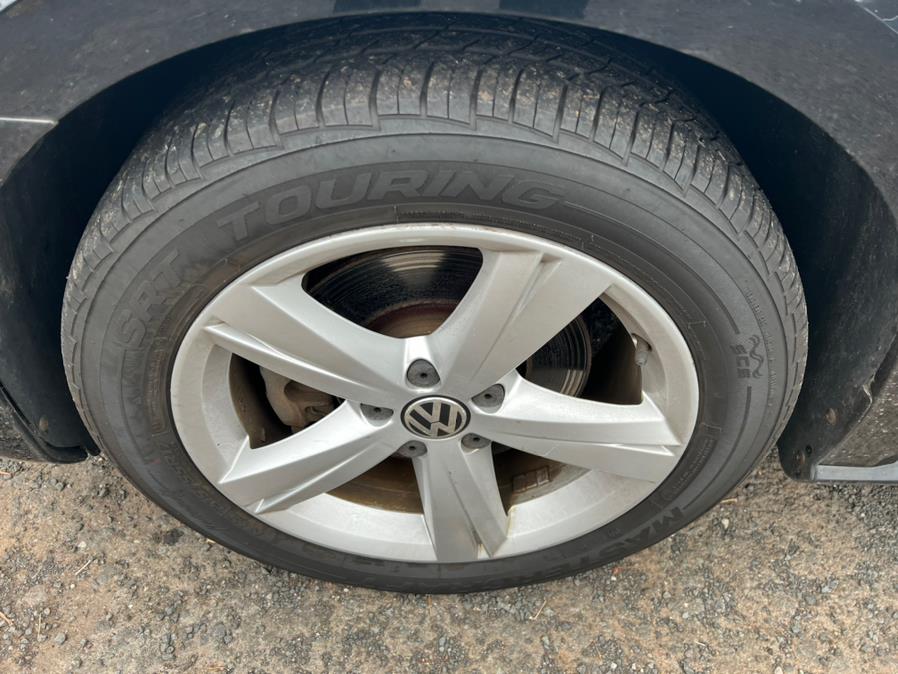 Used Volkswagen Passat 4dr Sdn 2.5L Auto SE w/Sunroof PZEV 2012 | Main Auto of Berlin. Berlin, Connecticut Used Volkswagen Passat 4dr Sdn 2.5L Auto SE w/Sunroof PZEV 2012 | Main Auto of Berlin. Berlin, Connecticut