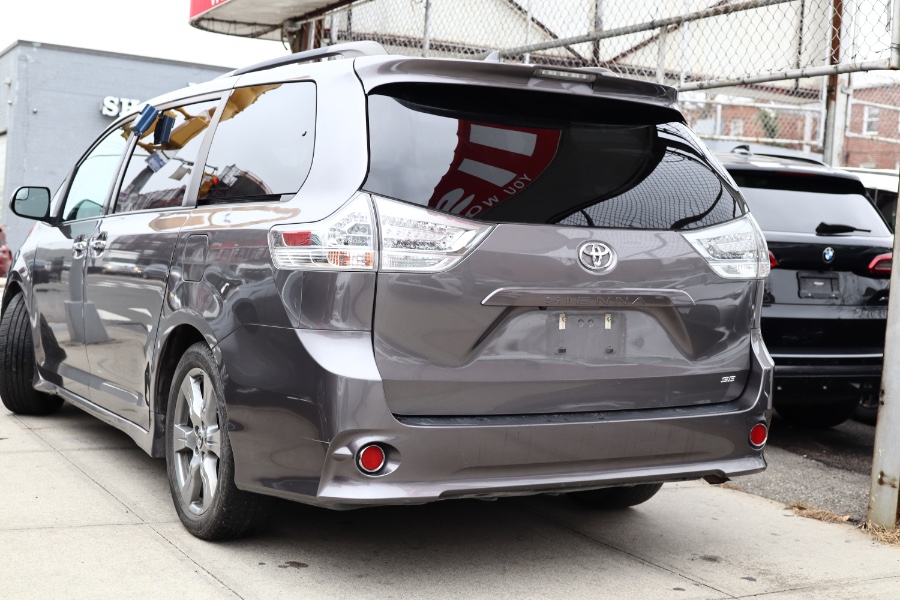 Used Toyota Sienna SE Premium FWD 8-Passenger (Natl) 2018 | Hillside Auto Mall Inc.. Jamaica, New York Used Toyota Sienna SE Premium FWD 8-Passenger (Natl) 2018 | Hillside Auto Mall Inc.. Jamaica, New York