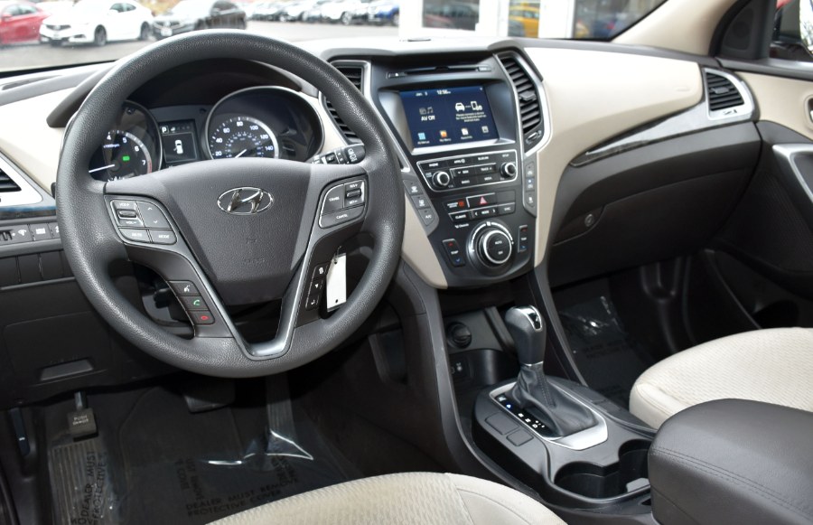 Used Hyundai Santa Fe SE 3.3L Auto AWD 2017 | Highline Car Connection. Waterbury, Connecticut Used Hyundai Santa Fe SE 3.3L Auto AWD 2017 | Highline Car Connection. Waterbury, Connecticut