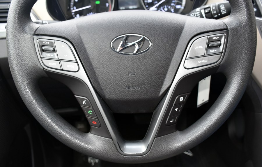 Used Hyundai Santa Fe SE 3.3L Auto AWD 2017 | Highline Car Connection. Waterbury, Connecticut Used Hyundai Santa Fe SE 3.3L Auto AWD 2017 | Highline Car Connection. Waterbury, Connecticut