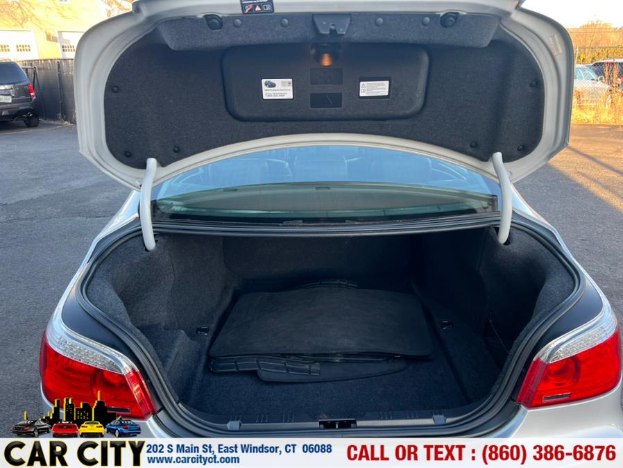 Used BMW 5 Series 4dr Sdn 528i xDrive AWD 2010 | Car City LLC. East Windsor, Connecticut Used BMW 5 Series 4dr Sdn 528i xDrive AWD 2010 | Car City LLC. East Windsor, Connecticut