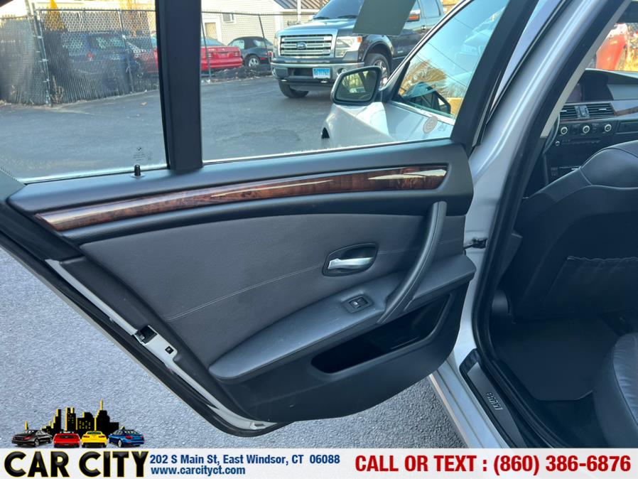 Used BMW 5 Series 4dr Sdn 528i xDrive AWD 2010 | Car City LLC. East Windsor, Connecticut Used BMW 5 Series 4dr Sdn 528i xDrive AWD 2010 | Car City LLC. East Windsor, Connecticut