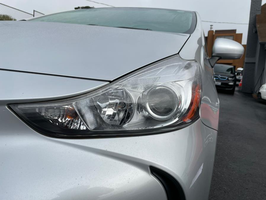 Used Toyota Prius V Three 2015 | Green Light Auto Wholesale. Daly City, California Used Toyota Prius V Three 2015 | Green Light Auto Wholesale. Daly City, California