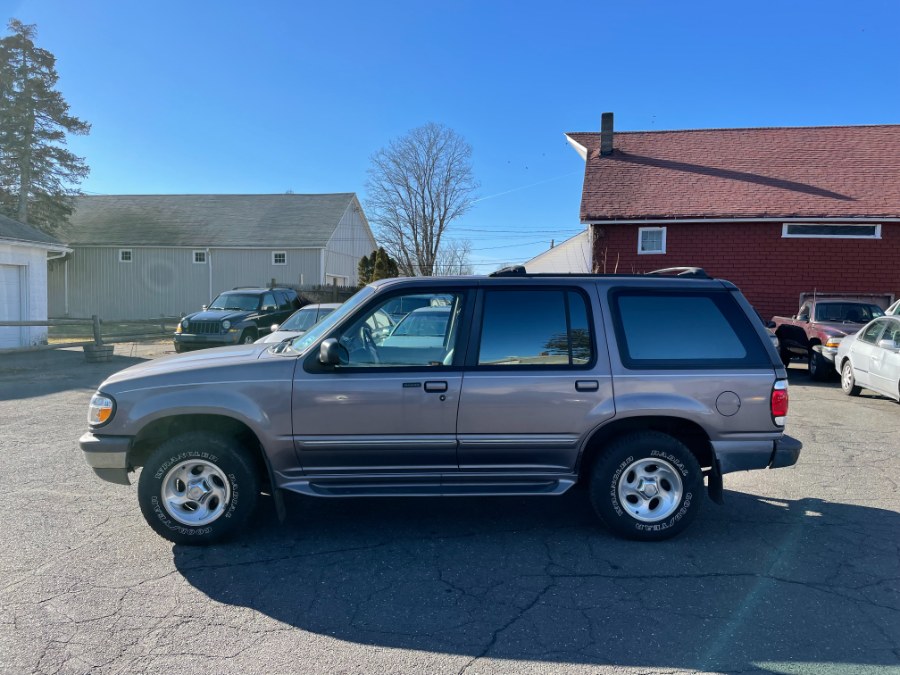 Used Ford Explorer 4dr 112" WB Limited 4WD 1997 | CT Car Co LLC. East Windsor, Connecticut