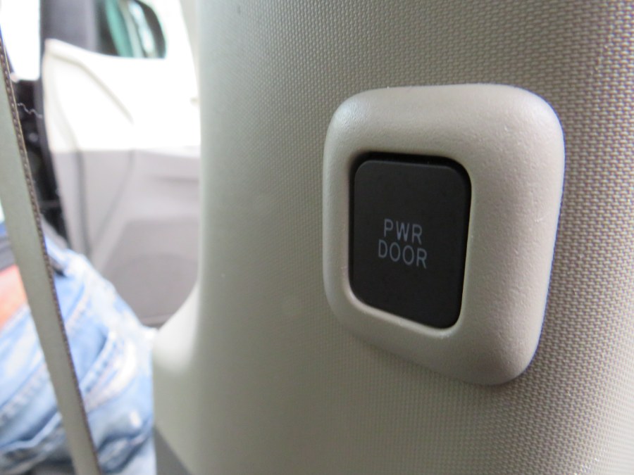 2015 Toyota Sienna XLE Premium 8 PASSENGER, available for sale in Middle Village, New York | Road Masters II INC. Middle Village, New York 2015 Toyota Sienna XLE Premium 8 PASSENGER, available for sale in Middle Village, New York | Road Masters II INC. Middle Village, New York