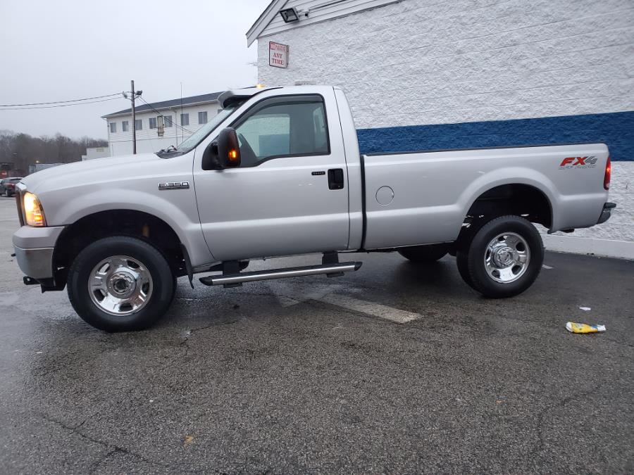 2006 Ford Super Duty F-350 SRW Reg Cab 137" XL 4WD, available for sale in Brockton, Massachusetts | Capital Lease and Finance. Brockton, Massachusetts