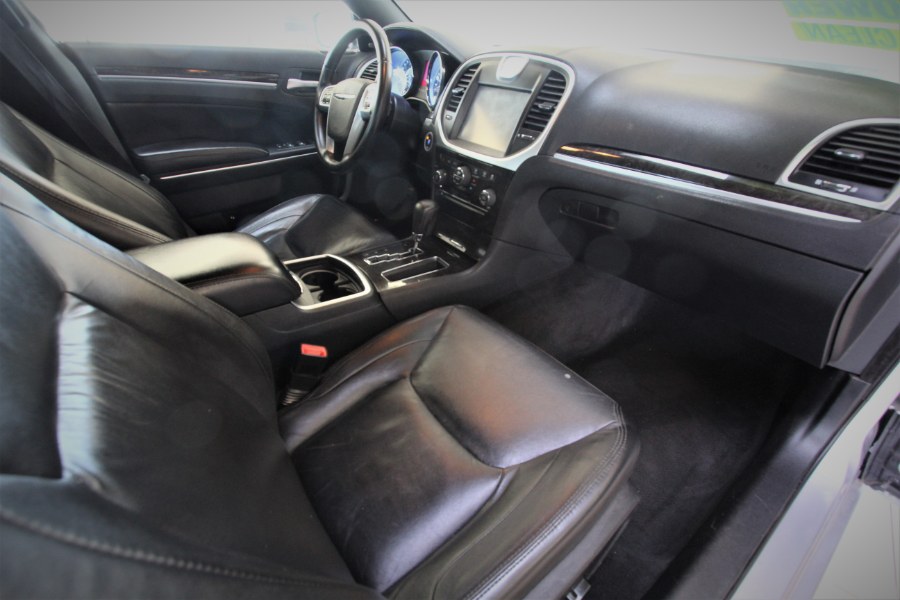 Used Chrysler 300 4dr Sdn Limited RWD 2011 | 1 Stop Auto Mart Inc.. Garden Grove, California