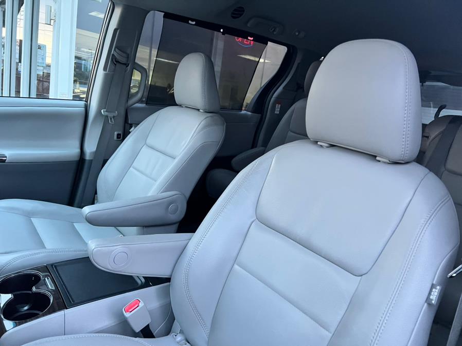 Used Toyota Sienna XLE Premium FWD 8-Passenger (Natl) 2017 | Prestige Pre-Owned Motors Inc. New Windsor, New York Used Toyota Sienna XLE Premium FWD 8-Passenger (Natl) 2017 | Prestige Pre-Owned Motors Inc. New Windsor, New York