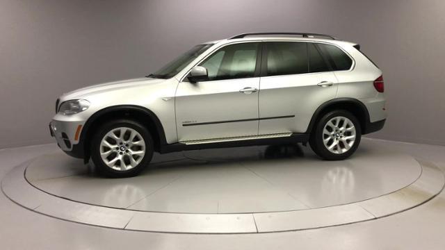 2013 BMW X5 AWD 4dr xDrive35i Premium, available for sale in Naugatuck, Connecticut | J&M Automotive Sls&Svc LLC. Naugatuck, Connecticut 2013 BMW X5 AWD 4dr xDrive35i Premium, available for sale in Naugatuck, Connecticut | J&M Automotive Sls&Svc LLC. Naugatuck, Connecticut