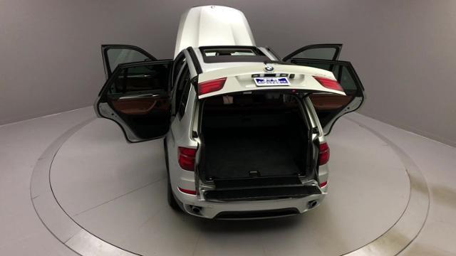 2013 BMW X5 AWD 4dr xDrive35i Premium, available for sale in Naugatuck, Connecticut | J&M Automotive Sls&Svc LLC. Naugatuck, Connecticut 2013 BMW X5 AWD 4dr xDrive35i Premium, available for sale in Naugatuck, Connecticut | J&M Automotive Sls&Svc LLC. Naugatuck, Connecticut