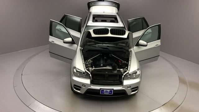 2013 BMW X5 AWD 4dr xDrive35i Premium, available for sale in Naugatuck, Connecticut | J&M Automotive Sls&Svc LLC. Naugatuck, Connecticut 2013 BMW X5 AWD 4dr xDrive35i Premium, available for sale in Naugatuck, Connecticut | J&M Automotive Sls&Svc LLC. Naugatuck, Connecticut