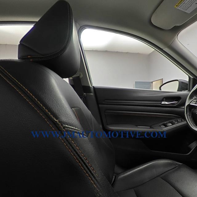 Used Nissan Altima 2.5 SR AWD Sedan 2019 | J&M Automotive Sls&Svc LLC. Naugatuck, Connecticut Used Nissan Altima 2.5 SR AWD Sedan 2019 | J&M Automotive Sls&Svc LLC. Naugatuck, Connecticut