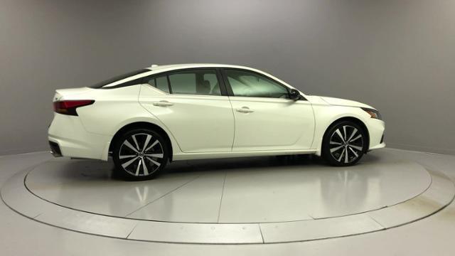 Used Nissan Altima 2.5 SR AWD Sedan 2019 | J&M Automotive Sls&Svc LLC. Naugatuck, Connecticut Used Nissan Altima 2.5 SR AWD Sedan 2019 | J&M Automotive Sls&Svc LLC. Naugatuck, Connecticut