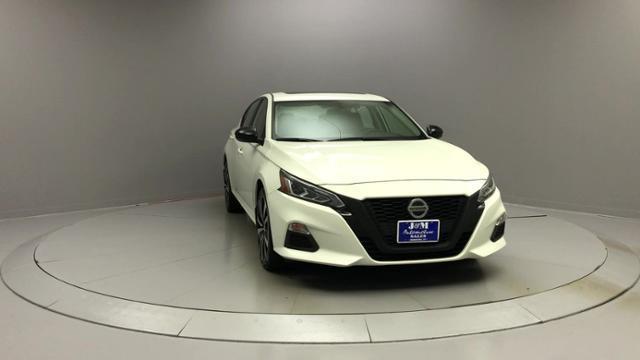 Used Nissan Altima 2.5 SR AWD Sedan 2019 | J&M Automotive Sls&Svc LLC. Naugatuck, Connecticut Used Nissan Altima 2.5 SR AWD Sedan 2019 | J&M Automotive Sls&Svc LLC. Naugatuck, Connecticut