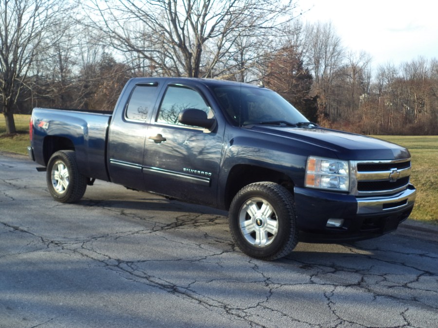 2011 Chevrolet Silverado 1500 4WD Ext Cab 143.5" LT, available for sale in Berlin, Connecticut | International Motorcars llc. Berlin, Connecticut