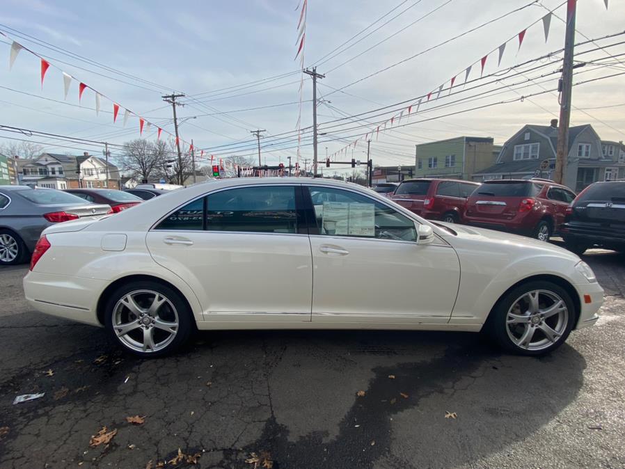 2013 Mercedes-Benz S-Class 4dr Sdn S 550 4MATIC, available for sale in Bridgeport, Connecticut | CT Auto. Bridgeport, Connecticut 2013 Mercedes-Benz S-Class 4dr Sdn S 550 4MATIC, available for sale in Bridgeport, Connecticut | CT Auto. Bridgeport, Connecticut
