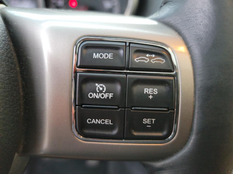 2013 Jeep Grand Cherokee 4WD 4dr Overland, available for sale in Philadelphia, Pennsylvania | Eugen's Auto Sales & Repairs. Philadelphia, Pennsylvania 2013 Jeep Grand Cherokee 4WD 4dr Overland, available for sale in Philadelphia, Pennsylvania | Eugen's Auto Sales & Repairs. Philadelphia, Pennsylvania