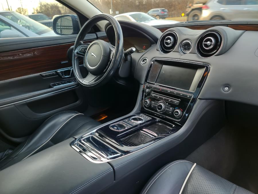 Used Jaguar XJ 4dr Sdn XJL Portfolio AWD 2014 | Alpine Motors Inc. Wantagh, New York Used Jaguar XJ 4dr Sdn XJL Portfolio AWD 2014 | Alpine Motors Inc. Wantagh, New York