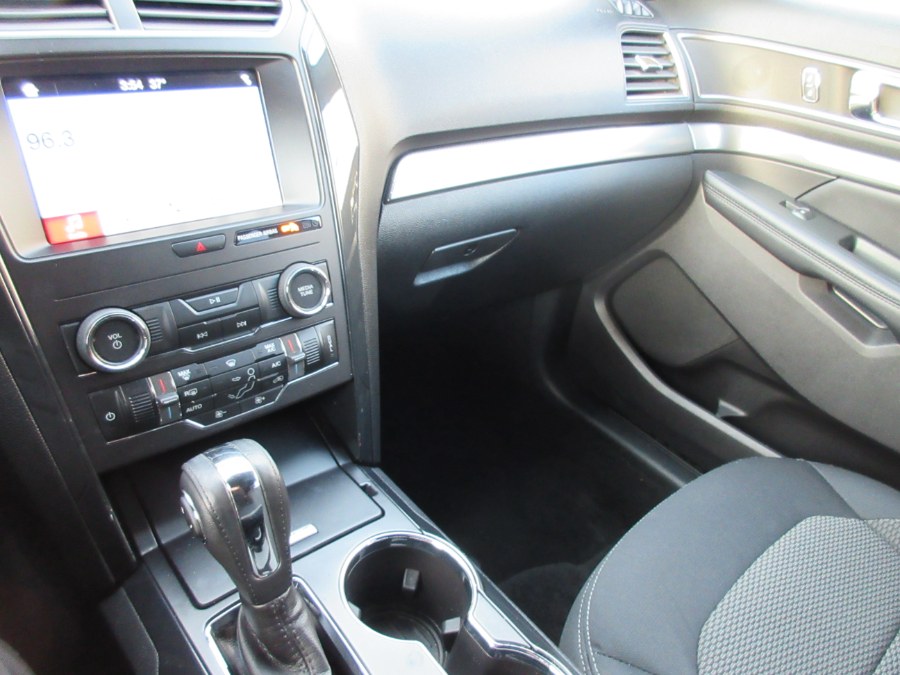 2018 Ford Explorer XLT 4WD, available for sale in Linden, New Jersey | Route 27 Auto Mall. Linden, New Jersey 2018 Ford Explorer XLT 4WD, available for sale in Linden, New Jersey | Route 27 Auto Mall. Linden, New Jersey