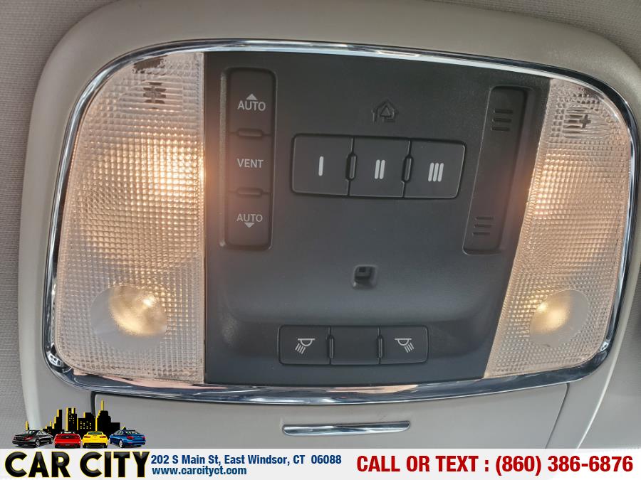 2011 Jeep Grand Cherokee 4WD 4dr Laredo, available for sale in East Windsor, Connecticut | Car City LLC. East Windsor, Connecticut 2011 Jeep Grand Cherokee 4WD 4dr Laredo, available for sale in East Windsor, Connecticut | Car City LLC. East Windsor, Connecticut