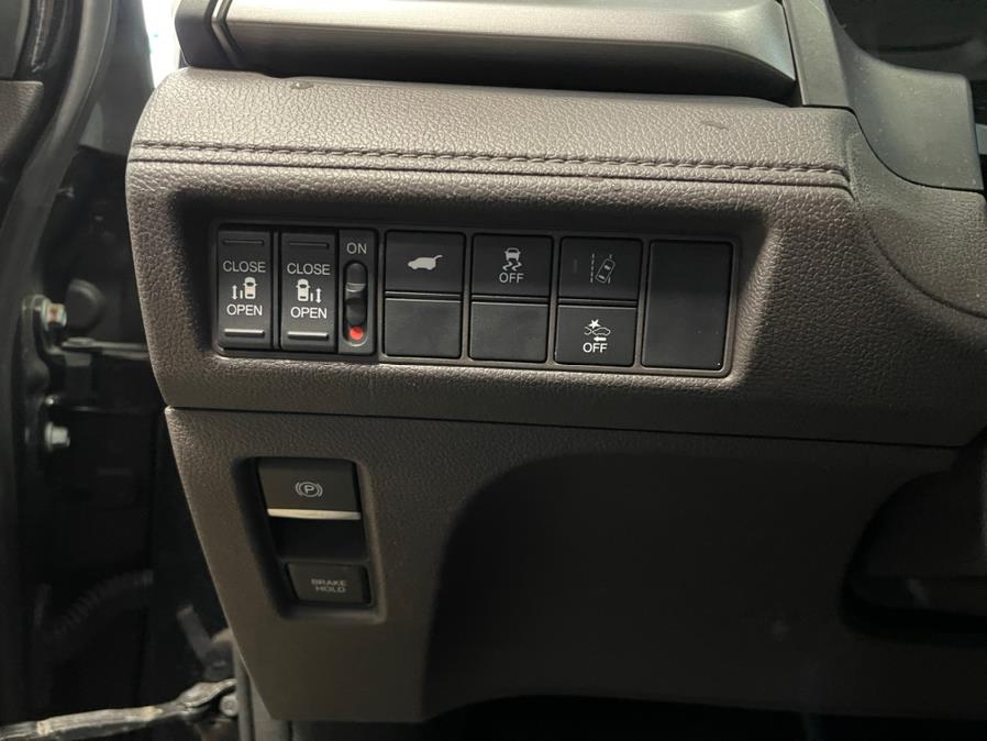 2019 Honda Odyssey EX-L w/Navi/RES Auto, available for sale in Inwood, New York | 5 Towns Drive. Inwood, New York 2019 Honda Odyssey EX-L w/Navi/RES Auto, available for sale in Inwood, New York | 5 Towns Drive. Inwood, New York