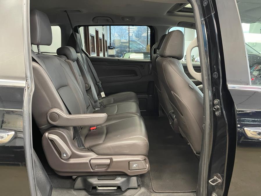 2019 Honda Odyssey EX-L w/Navi/RES Auto, available for sale in Inwood, New York | 5 Towns Drive. Inwood, New York 2019 Honda Odyssey EX-L w/Navi/RES Auto, available for sale in Inwood, New York | 5 Towns Drive. Inwood, New York