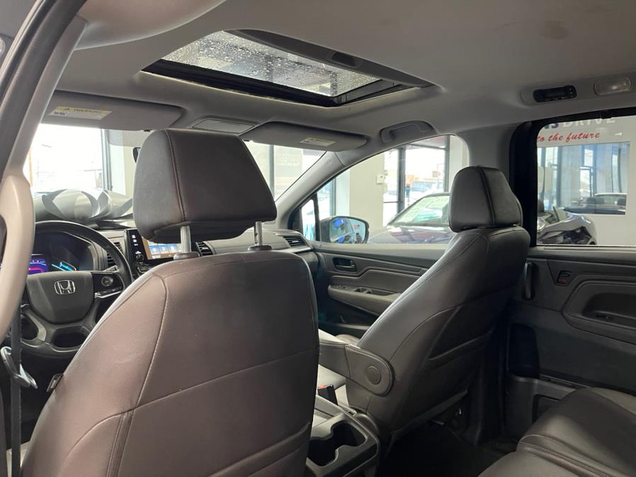2019 Honda Odyssey EX-L w/Navi/RES Auto, available for sale in Inwood, New York | 5 Towns Drive. Inwood, New York 2019 Honda Odyssey EX-L w/Navi/RES Auto, available for sale in Inwood, New York | 5 Towns Drive. Inwood, New York