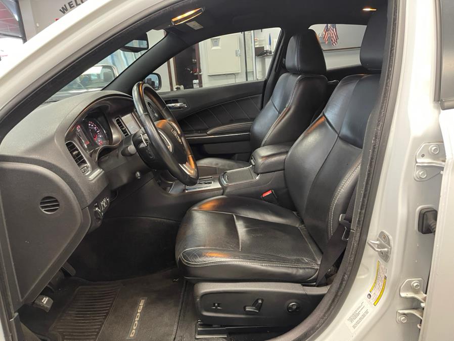 Used Dodge Charger 4dr Sdn RT Plus RWD 2013 | 5 Towns Drive. Inwood, New York Used Dodge Charger 4dr Sdn RT Plus RWD 2013 | 5 Towns Drive. Inwood, New York