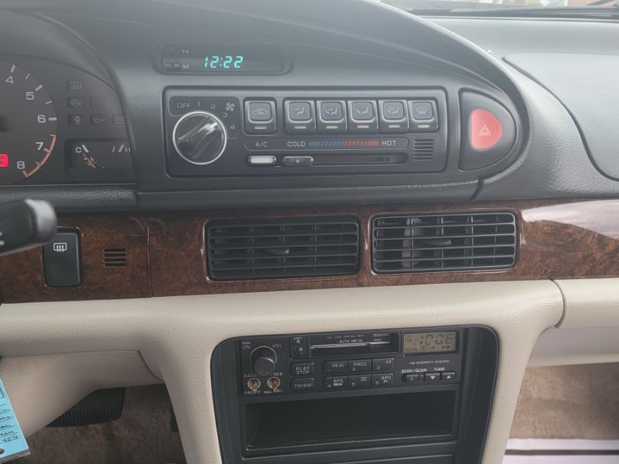 Used Nissan Altima 4dr XE Auto 1994 | Supreme Automotive. New Britain, Connecticut Used Nissan Altima 4dr XE Auto 1994 | Supreme Automotive. New Britain, Connecticut