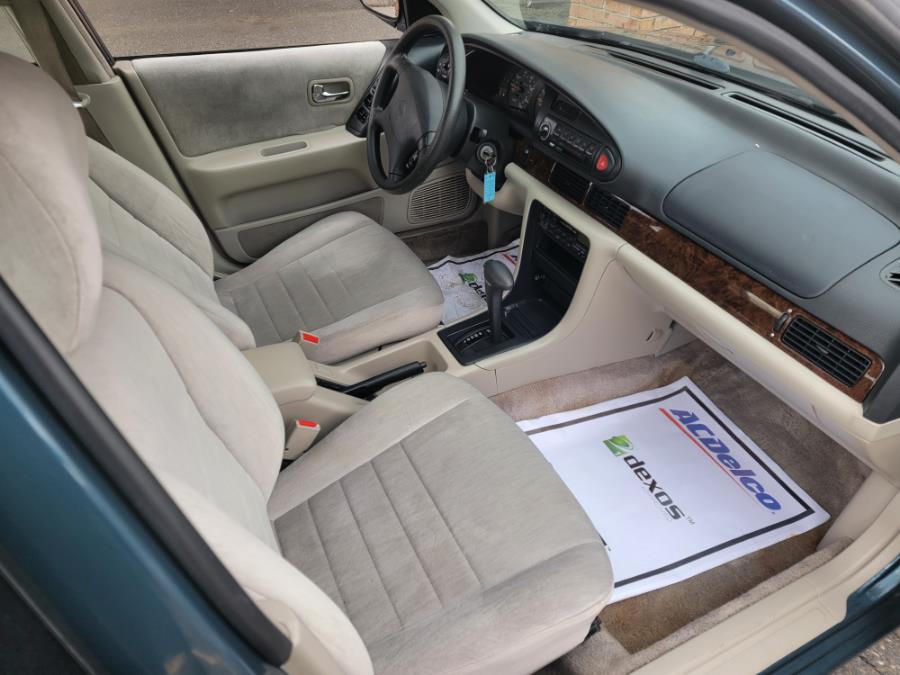 Used Nissan Altima 4dr XE Auto 1994 | Supreme Automotive. New Britain, Connecticut Used Nissan Altima 4dr XE Auto 1994 | Supreme Automotive. New Britain, Connecticut