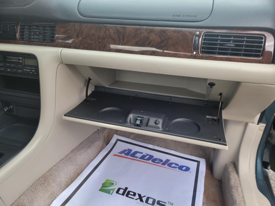 Used Nissan Altima 4dr XE Auto 1994 | Supreme Automotive. New Britain, Connecticut Used Nissan Altima 4dr XE Auto 1994 | Supreme Automotive. New Britain, Connecticut