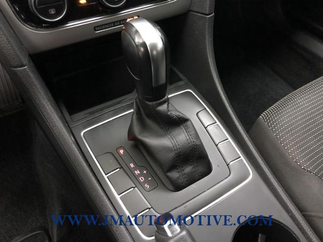Used Volkswagen Passat 4dr Sdn 1.8T Auto S PZEV 2016 | J&M Automotive Sls&Svc LLC. Naugatuck, Connecticut Used Volkswagen Passat 4dr Sdn 1.8T Auto S PZEV 2016 | J&M Automotive Sls&Svc LLC. Naugatuck, Connecticut