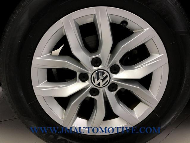 Used Volkswagen Passat 4dr Sdn 1.8T Auto S PZEV 2016 | J&M Automotive Sls&Svc LLC. Naugatuck, Connecticut Used Volkswagen Passat 4dr Sdn 1.8T Auto S PZEV 2016 | J&M Automotive Sls&Svc LLC. Naugatuck, Connecticut