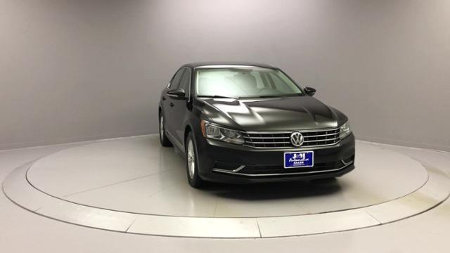 Used Volkswagen Passat 4dr Sdn 1.8T Auto S PZEV 2016 | J&M Automotive Sls&Svc LLC. Naugatuck, Connecticut Used Volkswagen Passat 4dr Sdn 1.8T Auto S PZEV 2016 | J&M Automotive Sls&Svc LLC. Naugatuck, Connecticut