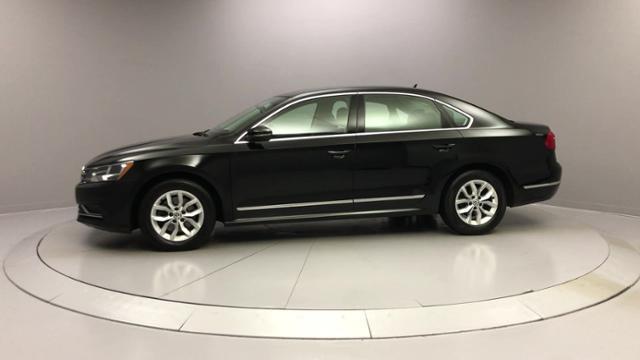 Used Volkswagen Passat 4dr Sdn 1.8T Auto S PZEV 2016 | J&M Automotive Sls&Svc LLC. Naugatuck, Connecticut Used Volkswagen Passat 4dr Sdn 1.8T Auto S PZEV 2016 | J&M Automotive Sls&Svc LLC. Naugatuck, Connecticut