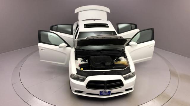 Used Dodge Charger 4dr Sdn SXT AWD 2013 | J&M Automotive Sls&Svc LLC. Naugatuck, Connecticut Used Dodge Charger 4dr Sdn SXT AWD 2013 | J&M Automotive Sls&Svc LLC. Naugatuck, Connecticut