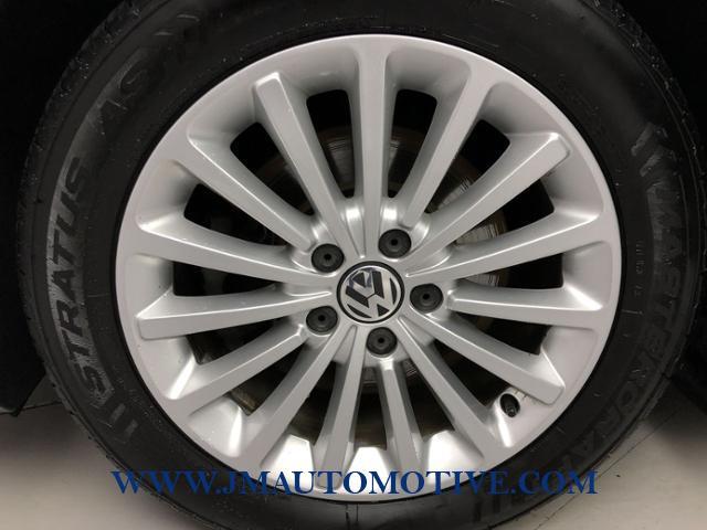 Used Volkswagen Passat 4dr Sdn 1.8T Auto SE PZEV 2016 | J&M Automotive Sls&Svc LLC. Naugatuck, Connecticut Used Volkswagen Passat 4dr Sdn 1.8T Auto SE PZEV 2016 | J&M Automotive Sls&Svc LLC. Naugatuck, Connecticut