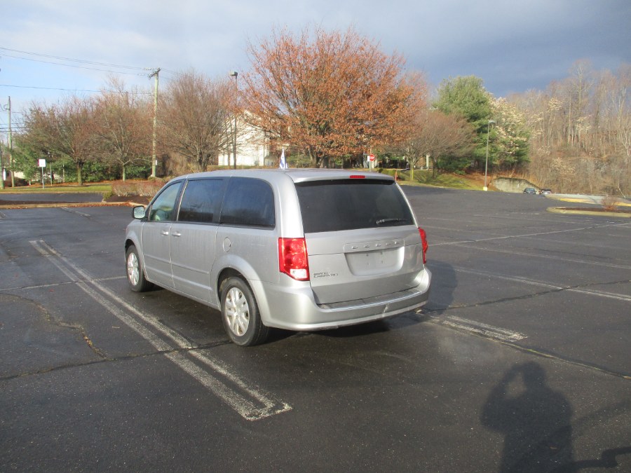 Used Dodge Grand Caravan SE Plus Wagon 2017 | Universal Motors LLC. New Britain, Connecticut
