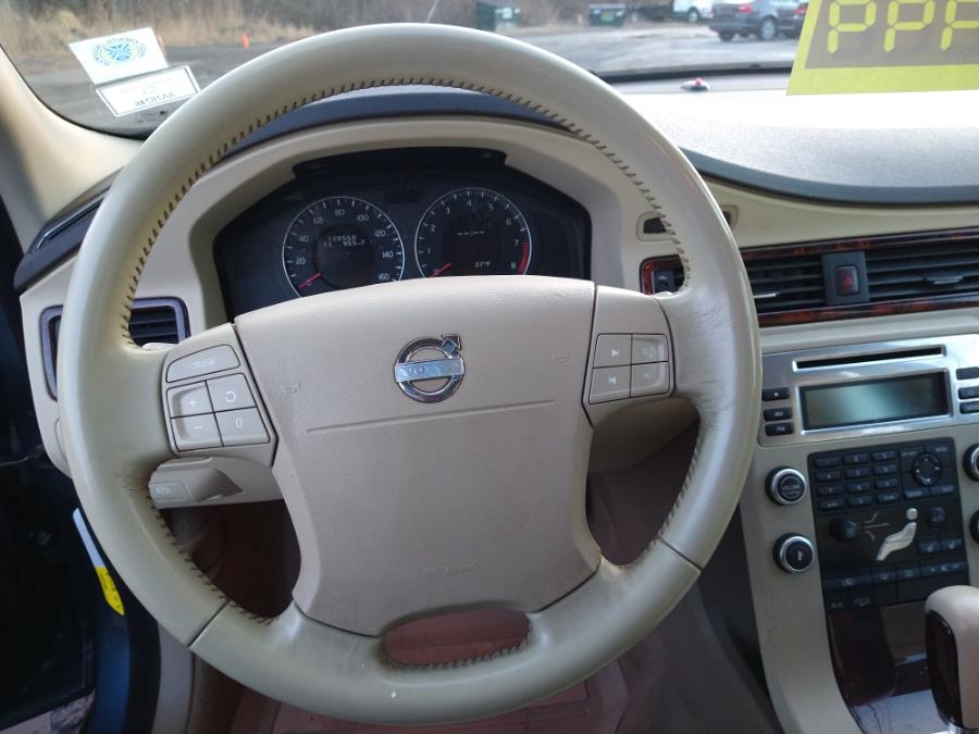 Used Volvo XC70 4dr Wgn w/Snrf 2008 | Wholesale Motorcars LLC. Newington, Connecticut Used Volvo XC70 4dr Wgn w/Snrf 2008 | Wholesale Motorcars LLC. Newington, Connecticut