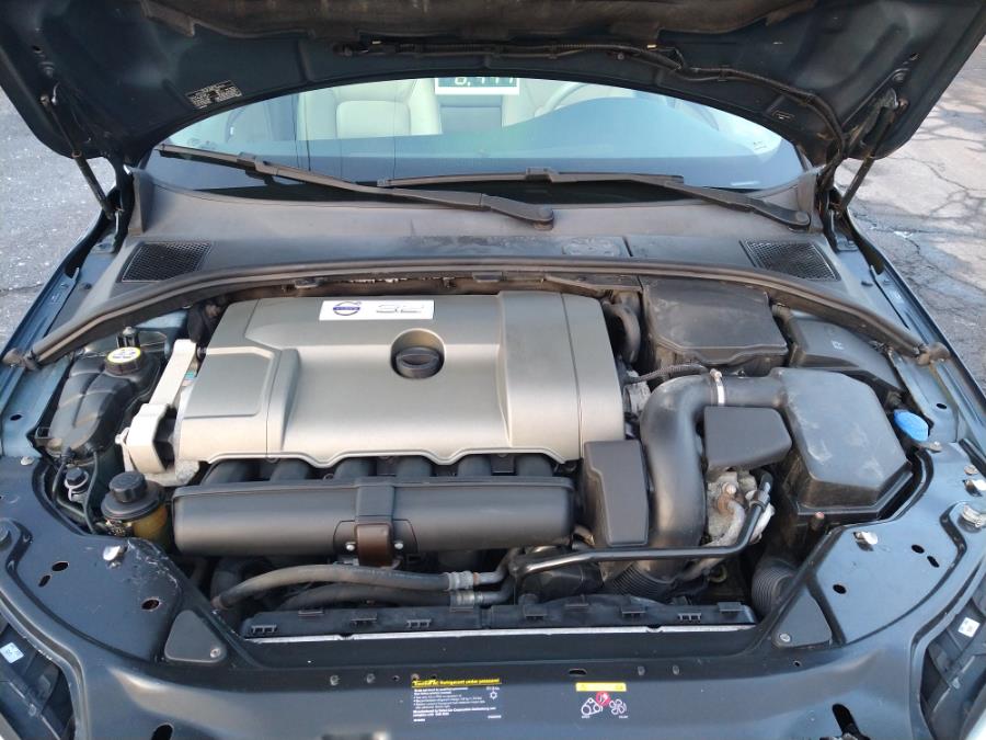 Used Volvo XC70 4dr Wgn w/Snrf 2008 | Wholesale Motorcars LLC. Newington, Connecticut Used Volvo XC70 4dr Wgn w/Snrf 2008 | Wholesale Motorcars LLC. Newington, Connecticut