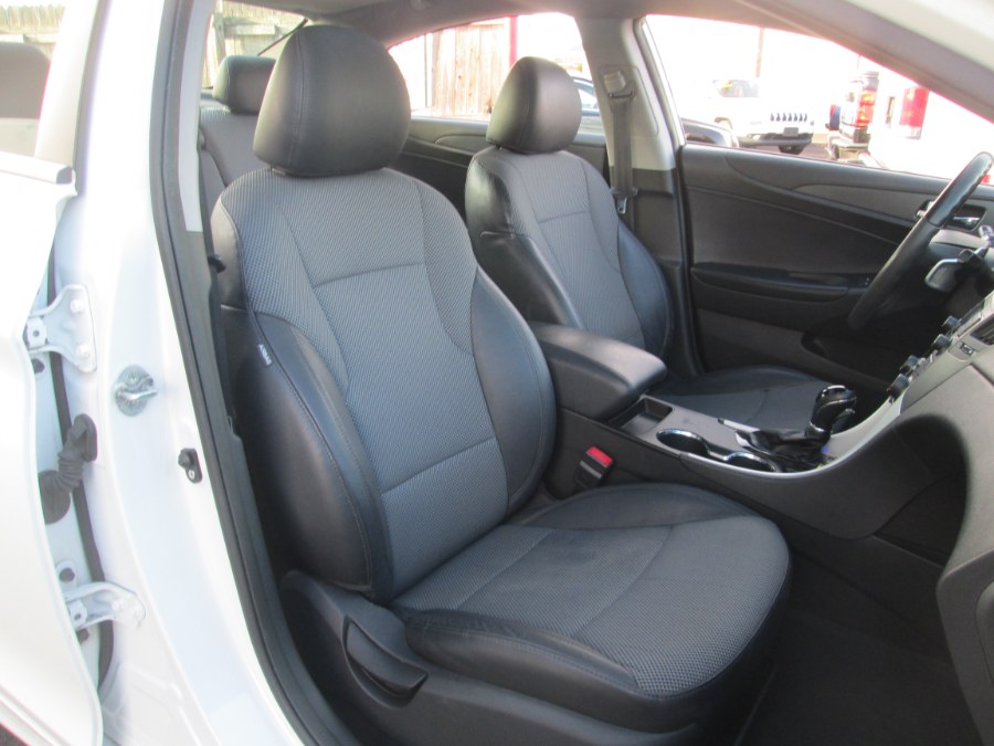 2011 Hyundai Sonata 4dr Sdn 2.4L Auto SE, available for sale in Levittown, Pennsylvania | Levittown Auto. Levittown, Pennsylvania 2011 Hyundai Sonata 4dr Sdn 2.4L Auto SE, available for sale in Levittown, Pennsylvania | Levittown Auto. Levittown, Pennsylvania