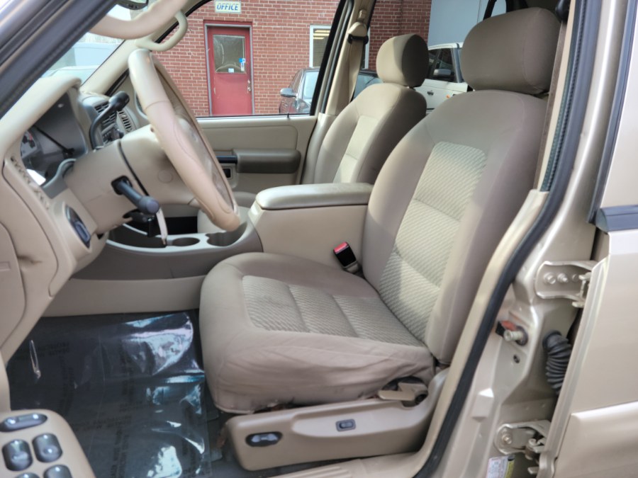 2005 Ford Explorer Sport Trac XLT 4WD Crew 4.0 V6, available for sale in East Windsor, Connecticut | Toro Auto. East Windsor, Connecticut 2005 Ford Explorer Sport Trac XLT 4WD Crew 4.0 V6, available for sale in East Windsor, Connecticut | Toro Auto. East Windsor, Connecticut
