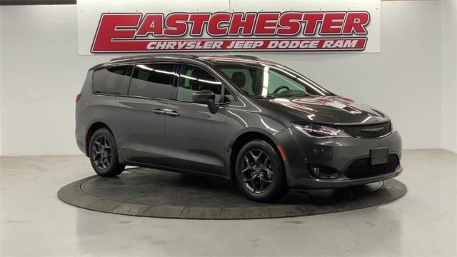 Used Chrysler Pacifica Touring L 2018 | Eastchester Motor Cars. Bronx, New York Used Chrysler Pacifica Touring L 2018 | Eastchester Motor Cars. Bronx, New York