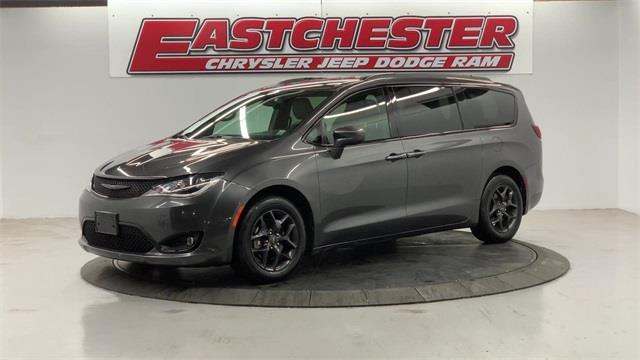 Used Chrysler Pacifica Touring L 2018 | Eastchester Motor Cars. Bronx, New York Used Chrysler Pacifica Touring L 2018 | Eastchester Motor Cars. Bronx, New York