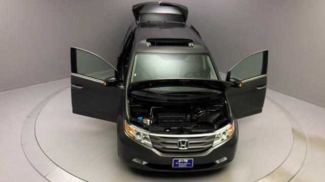 2013 Honda Odyssey 5dr Touring, available for sale in Naugatuck, Connecticut | J&M Automotive Sls&Svc LLC. Naugatuck, Connecticut 2013 Honda Odyssey 5dr Touring, available for sale in Naugatuck, Connecticut | J&M Automotive Sls&Svc LLC. Naugatuck, Connecticut